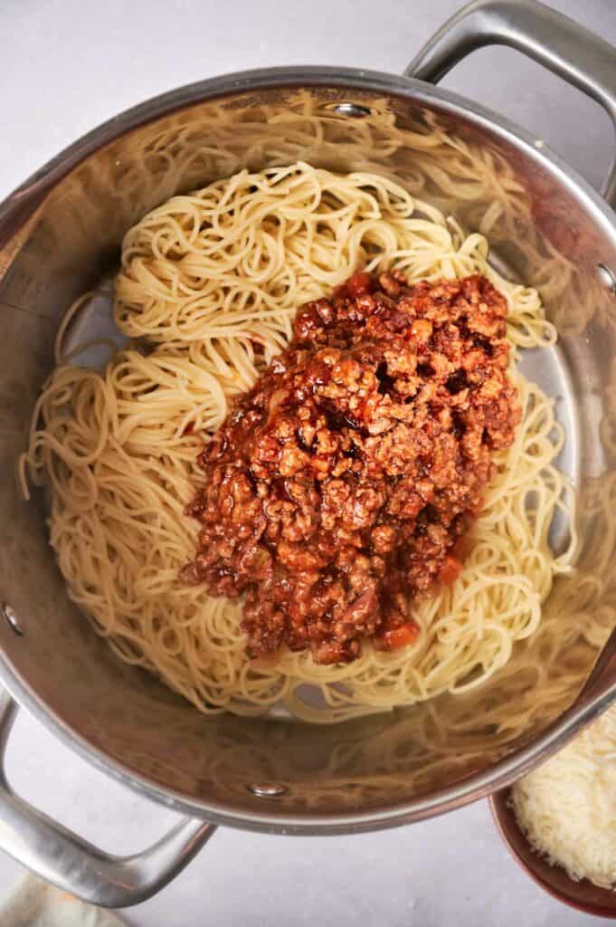 Spaghetti with the spaghetti sauce.